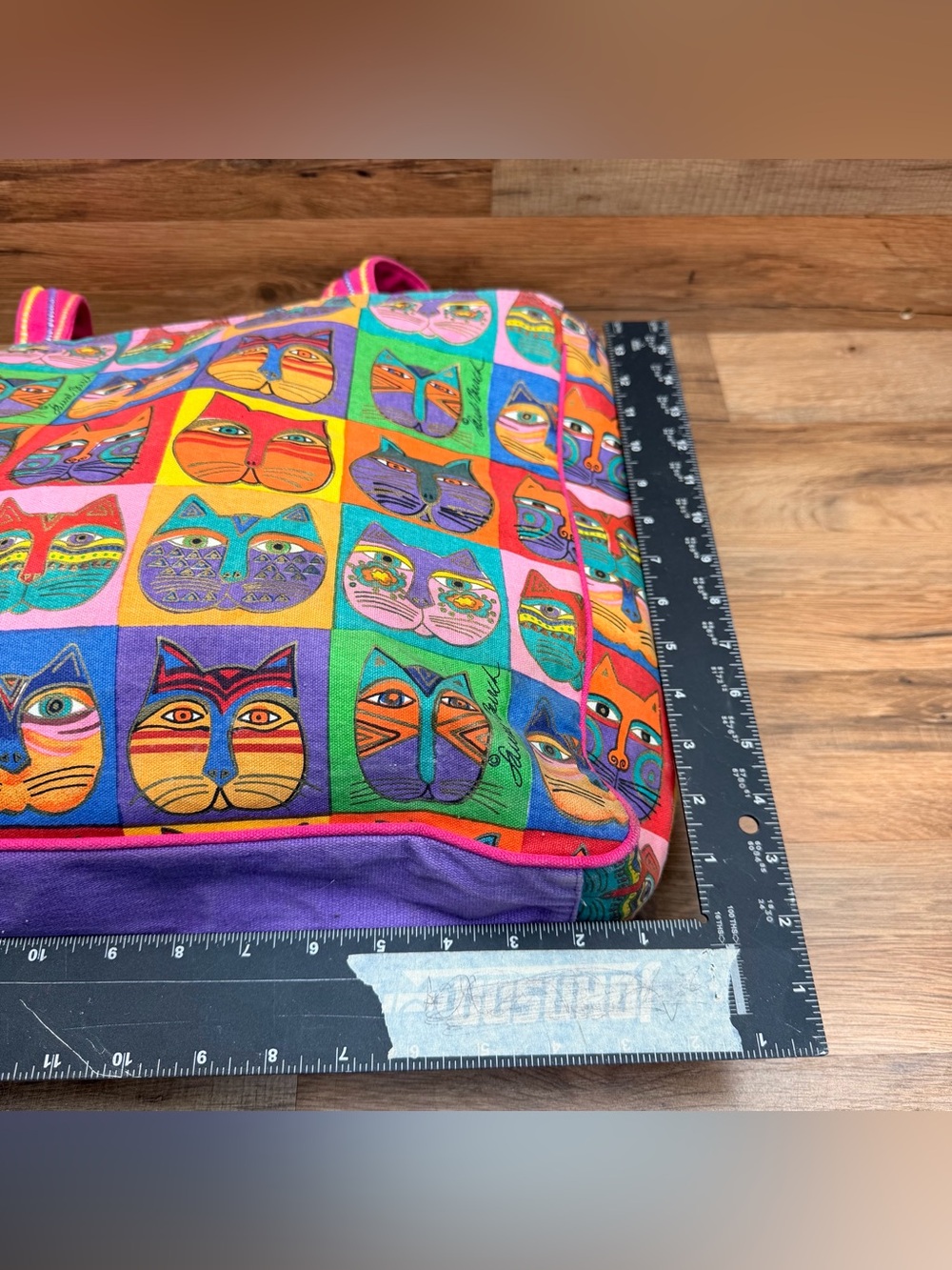 Laurel Burch CAT FACES Handbag
Colorful Cat Print Tote Bag with Pink Straps - Picture 3 of 10